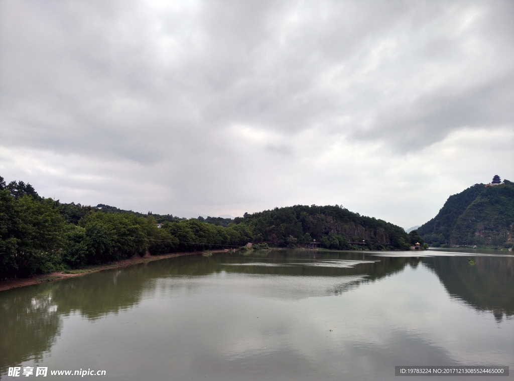 湖光山色碧水蓝天