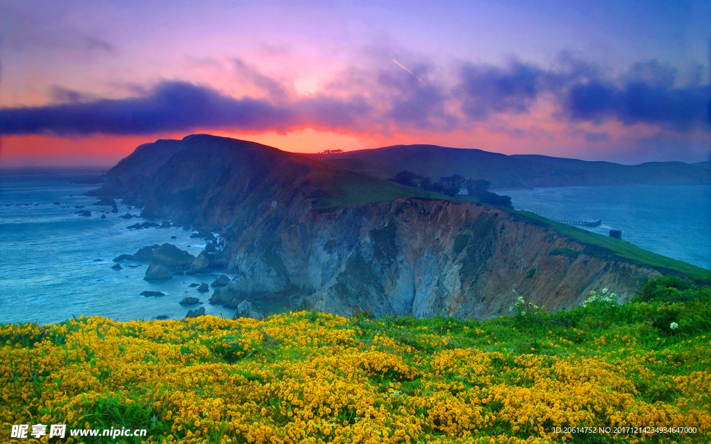 夕阳下的大海美景