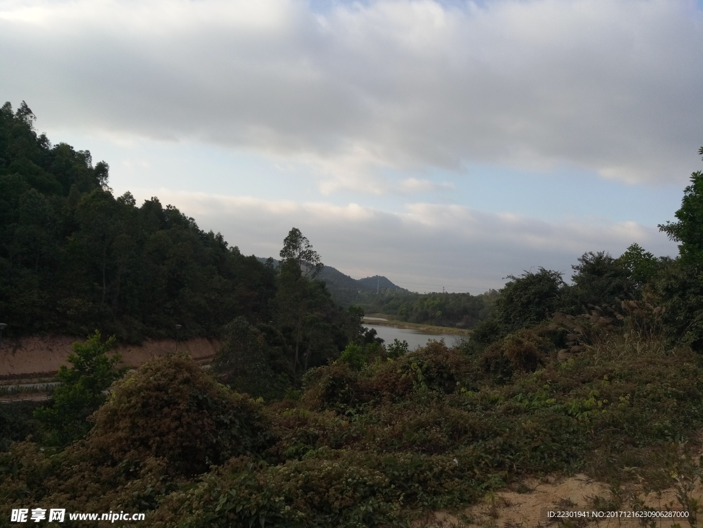 湖泊 小河 大海