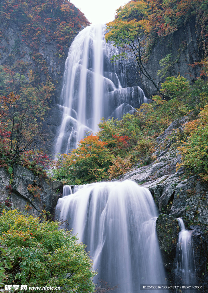 山水溪流
