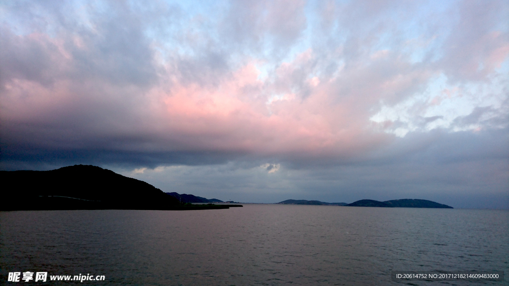 日暮下的大海风景