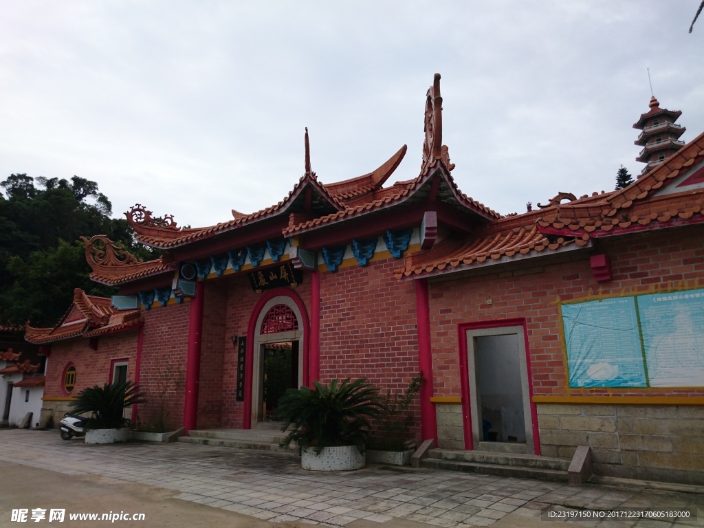 南澳屏山岩寺庙