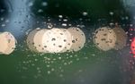 下雨天玻璃