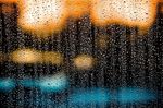 下雨天玻璃