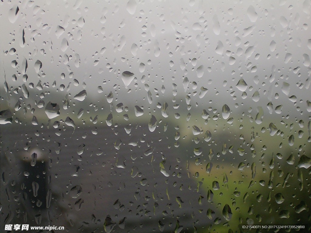 下雨天玻璃