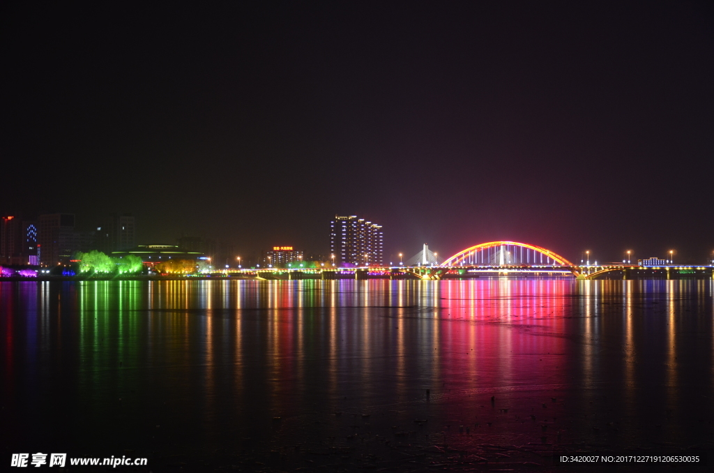 朝阳夜景