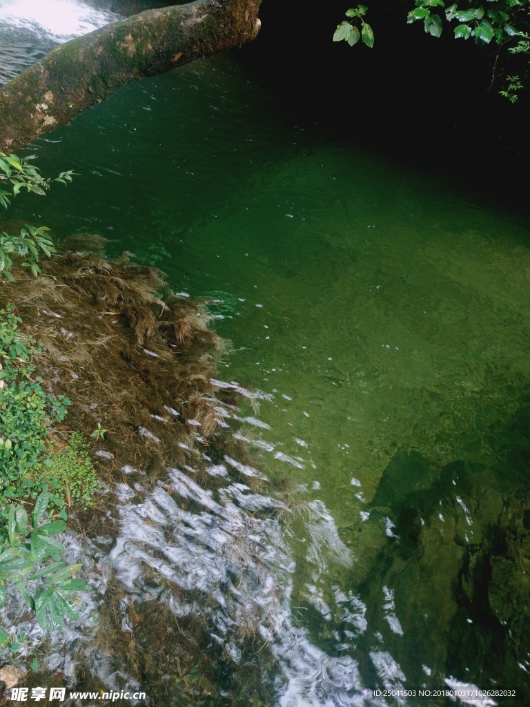 湖水