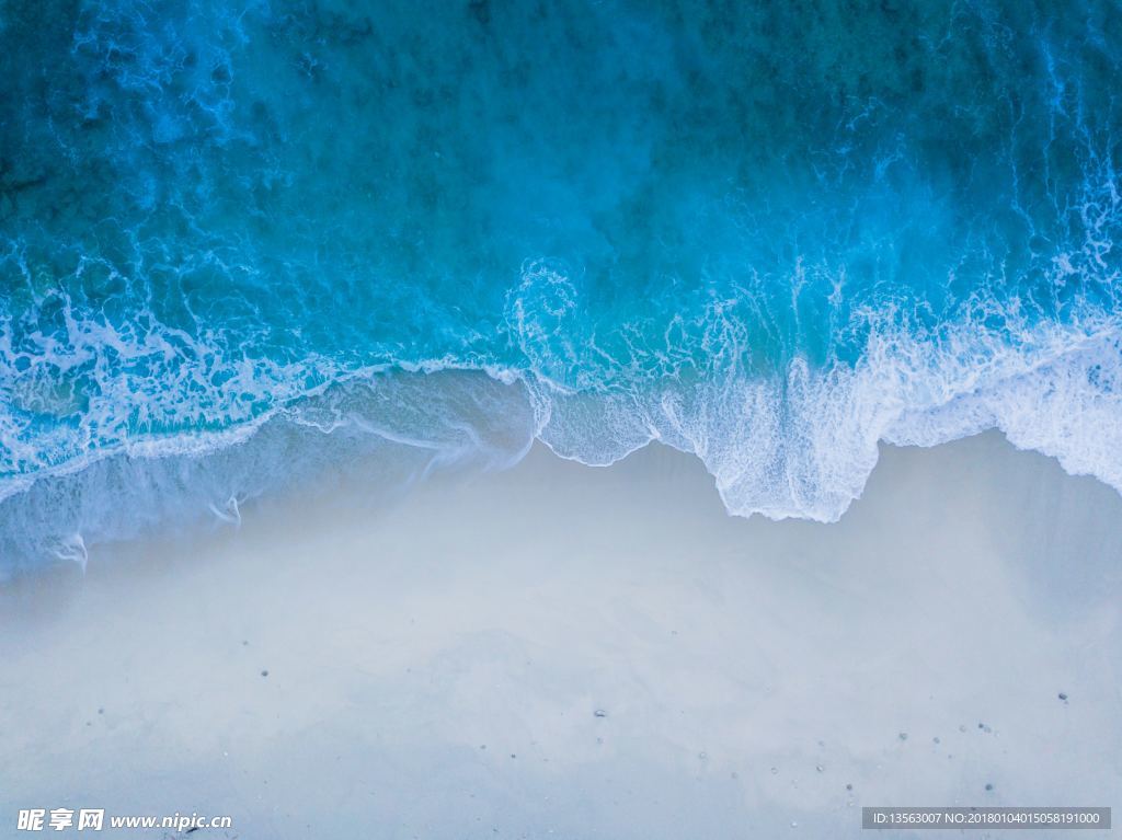 海浪与沙滩