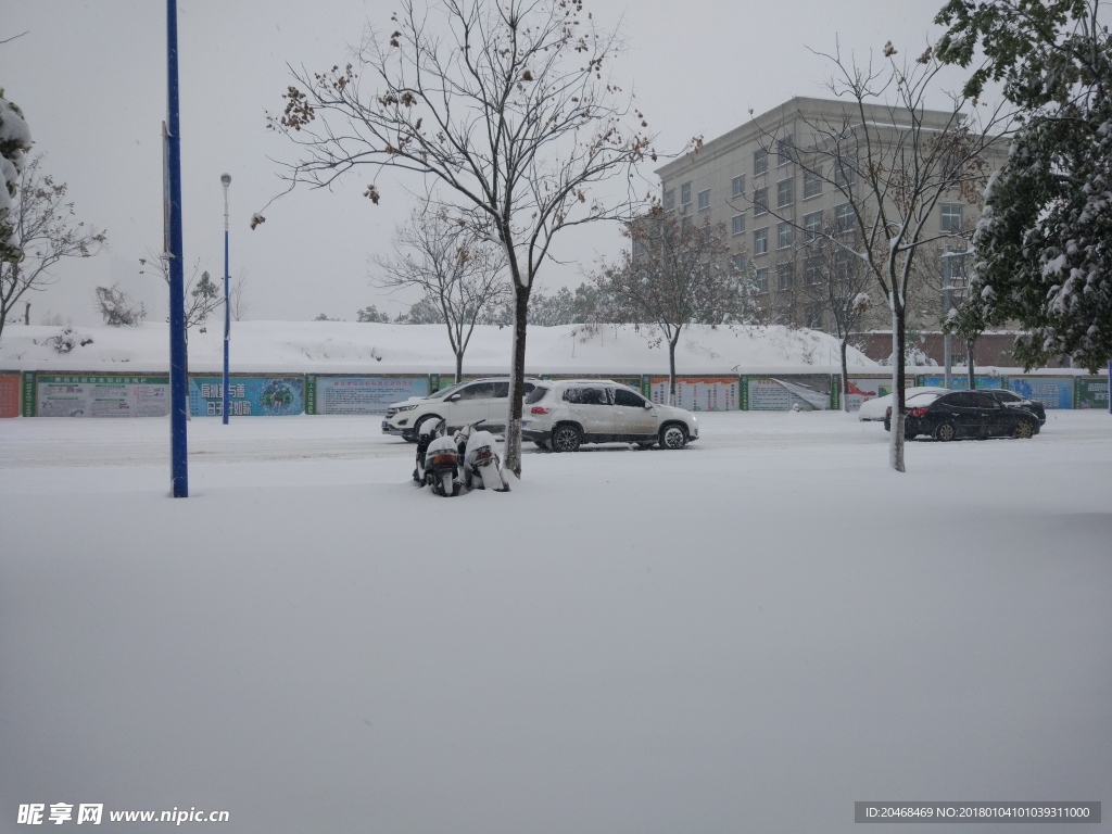 街道雪景