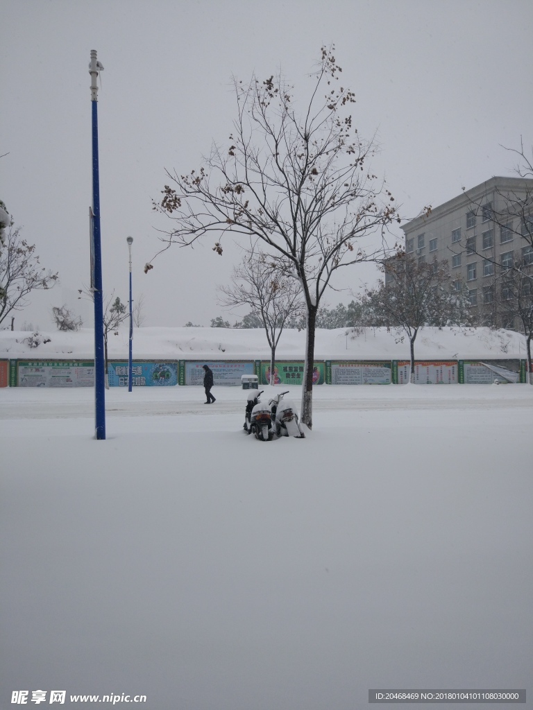 街道雪景