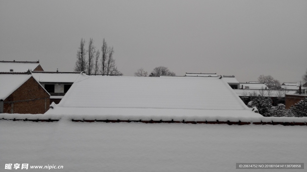 房屋上的积雪