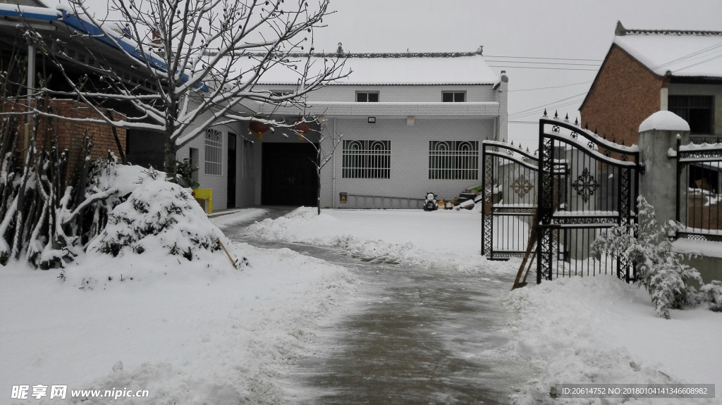 冬日里的乡村雪景