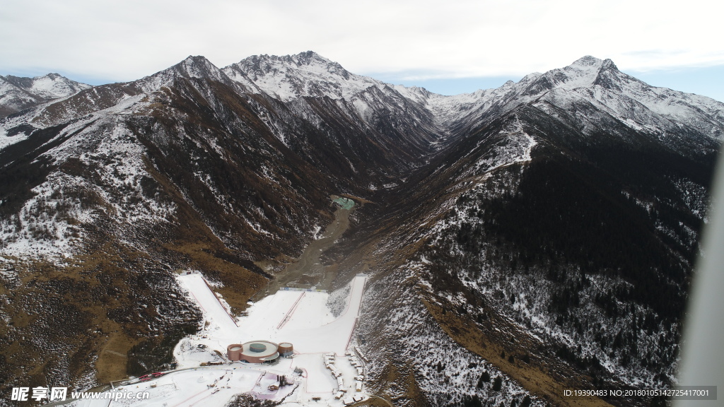 鹧鸪山滑雪场远眺