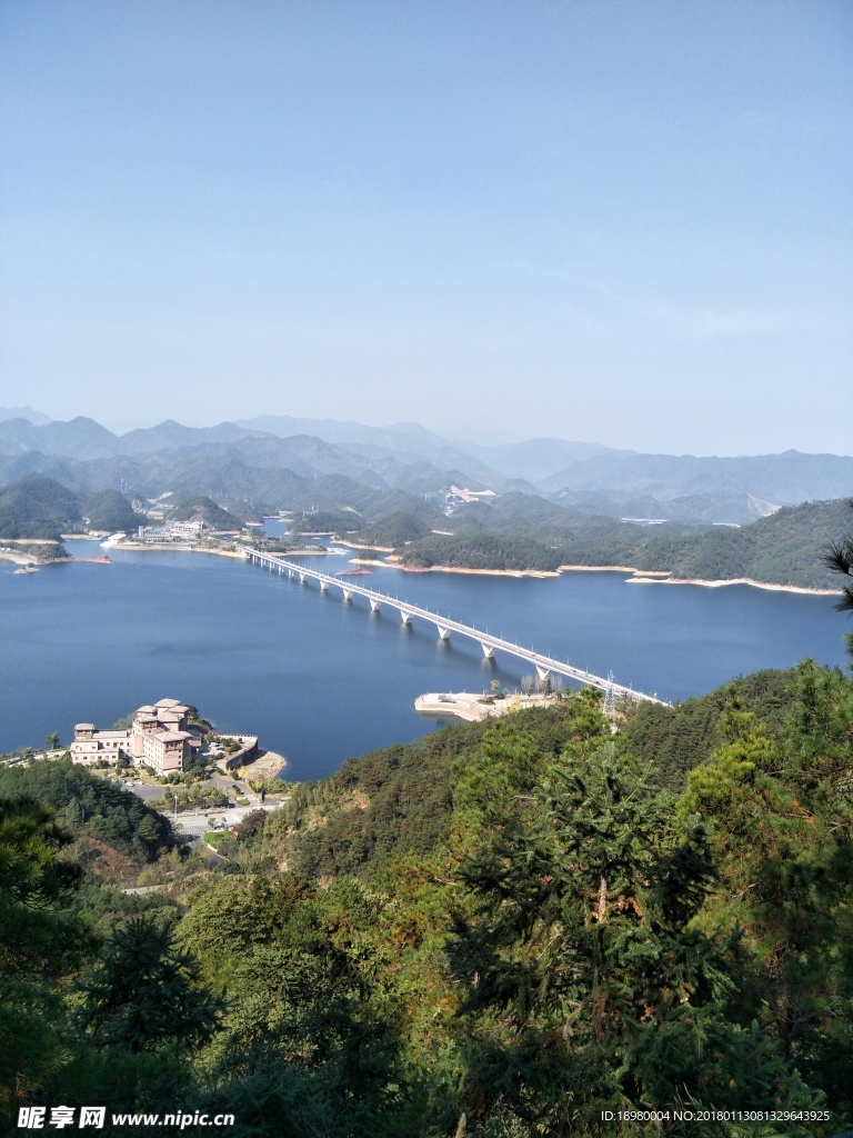 湖光山色