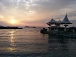 湖边夕阳