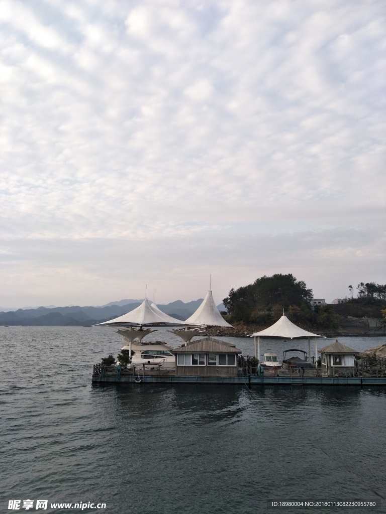 湖光山色