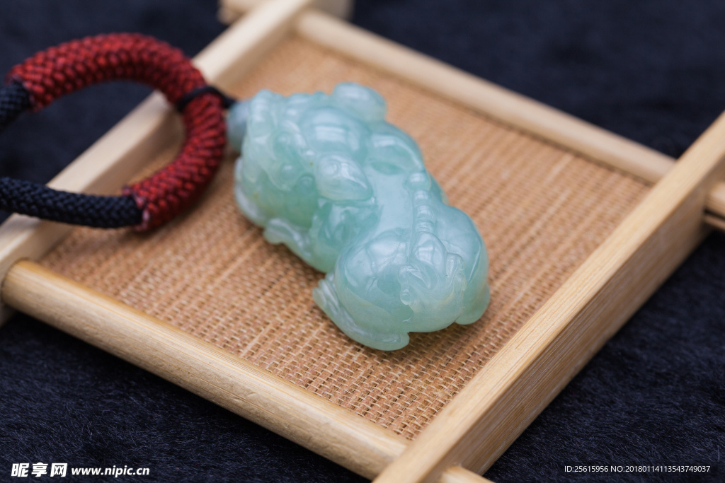 珠宝饰品