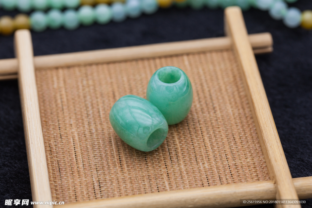 珠宝饰品