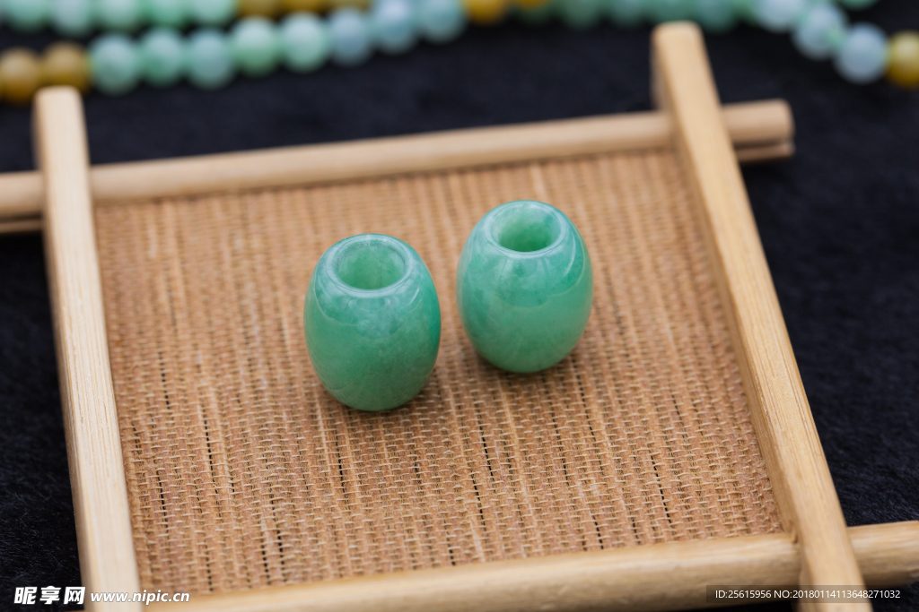 珠宝饰品