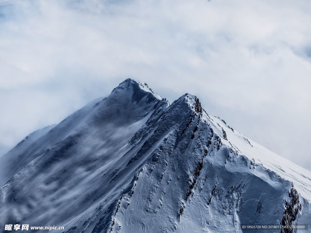 雪山美景图片