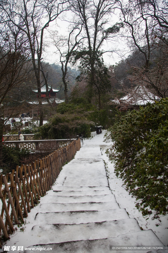 爱晚亭雪景