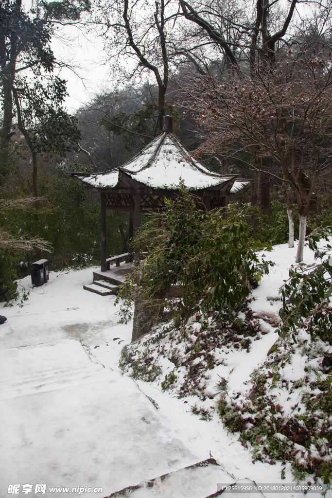 爱晚亭雪景