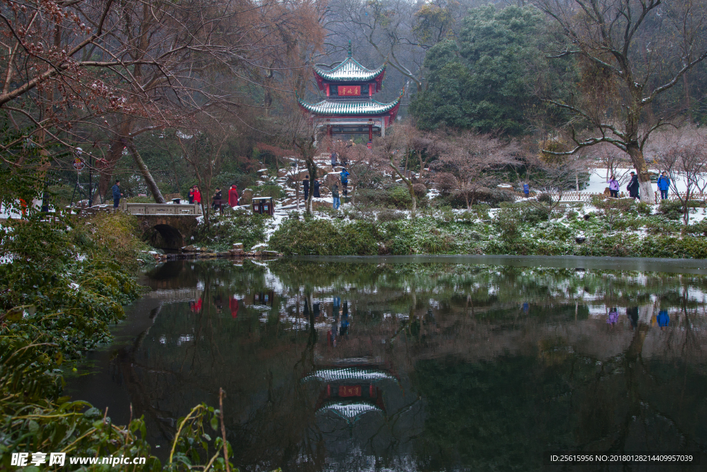 爱晚亭雪景