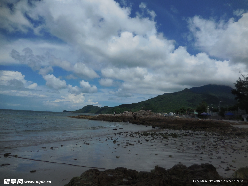 大海 蓝天  白云