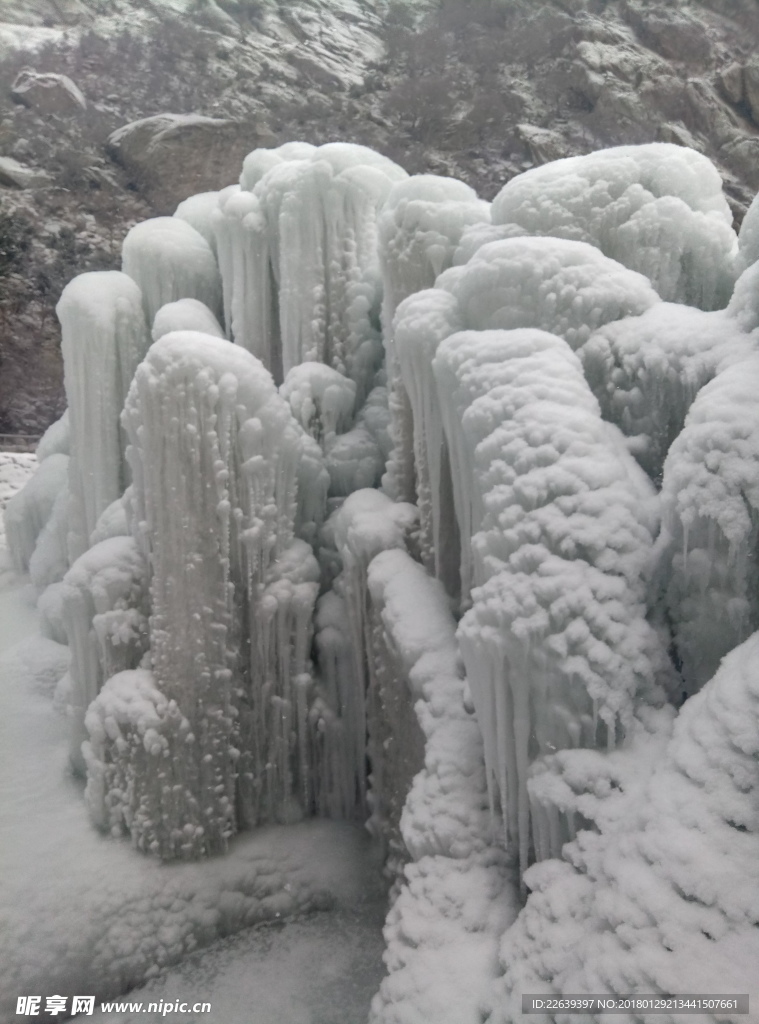 贺兰山岩画冰瀑