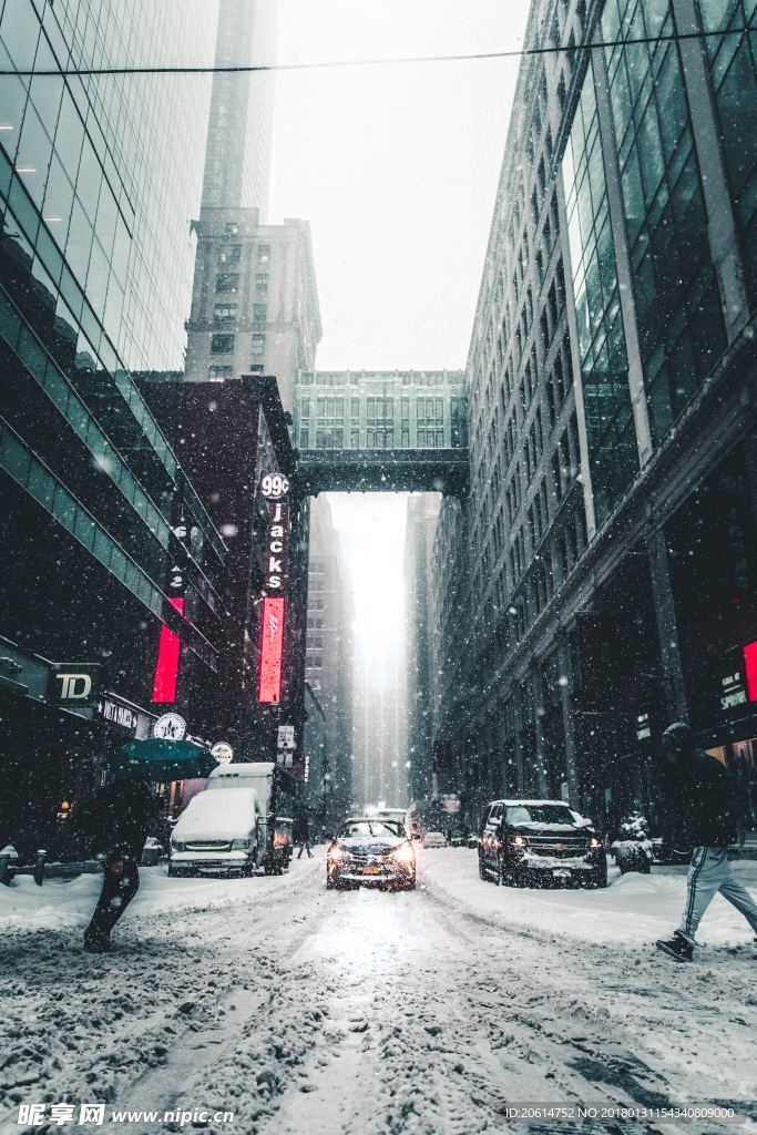 飘雪的街道