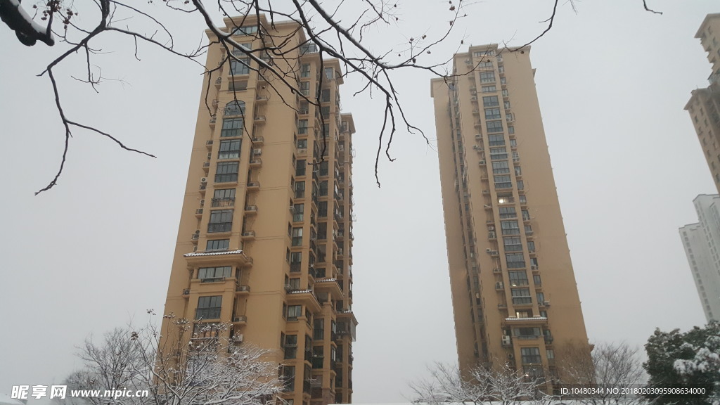 城市雪景