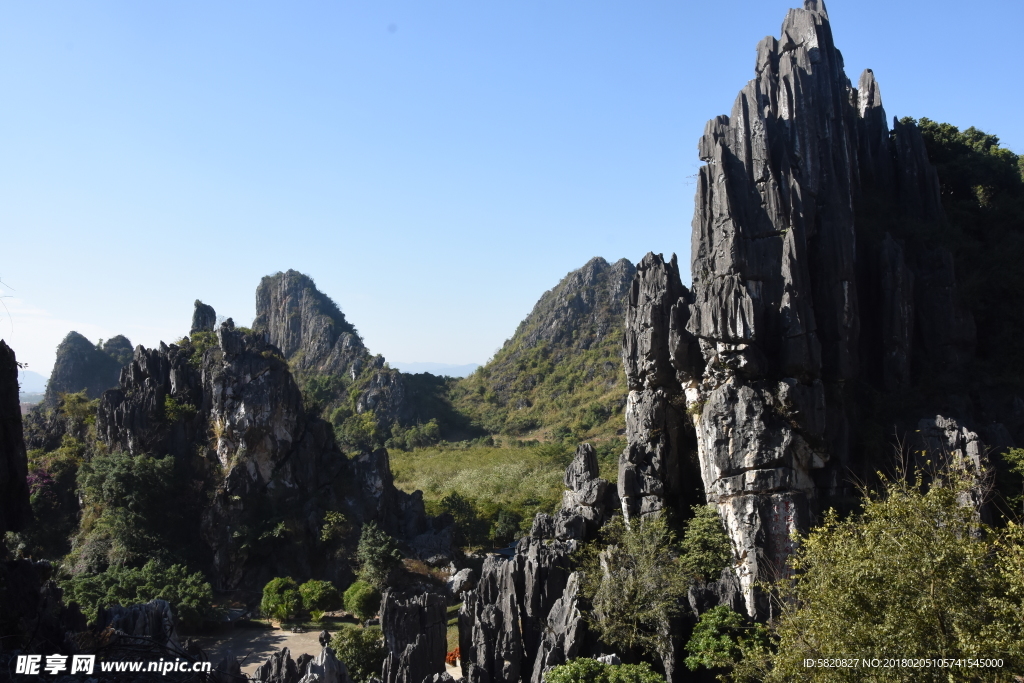 石林 山 奇石