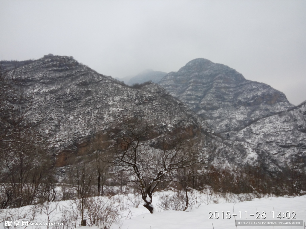 山上雪景