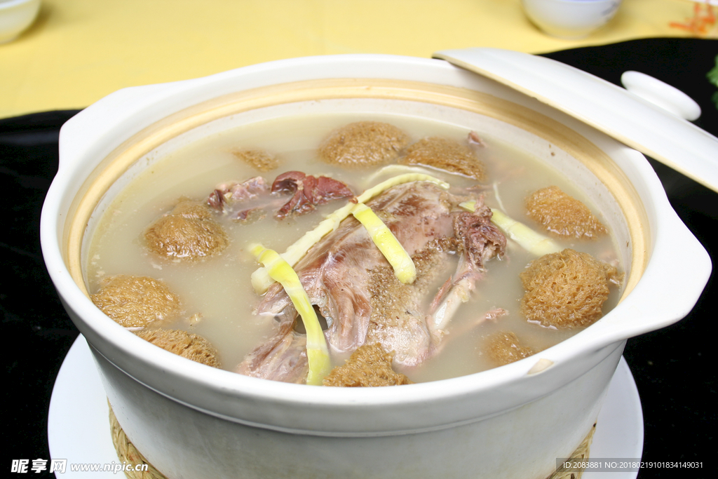 老鸭煲