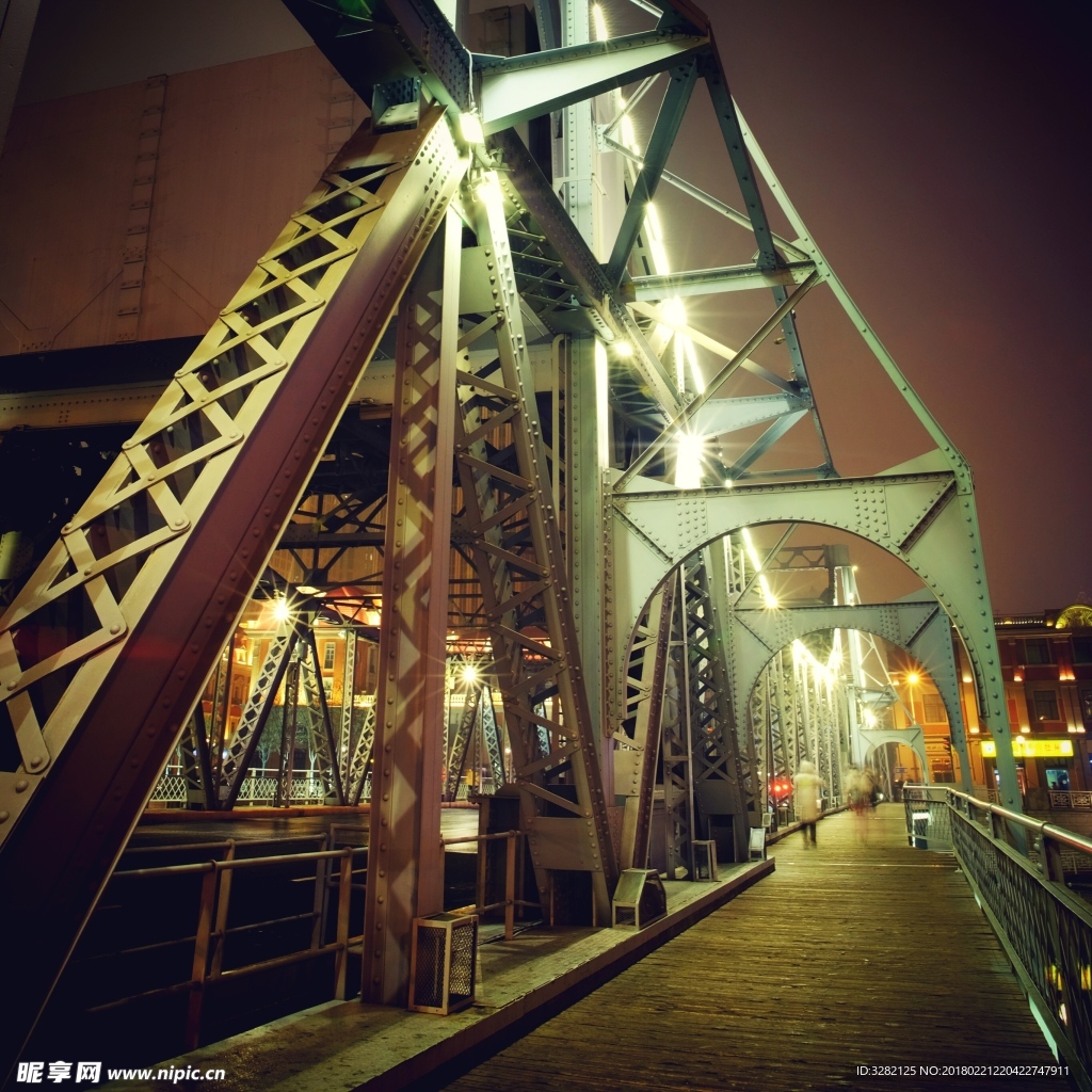 解放桥夜景