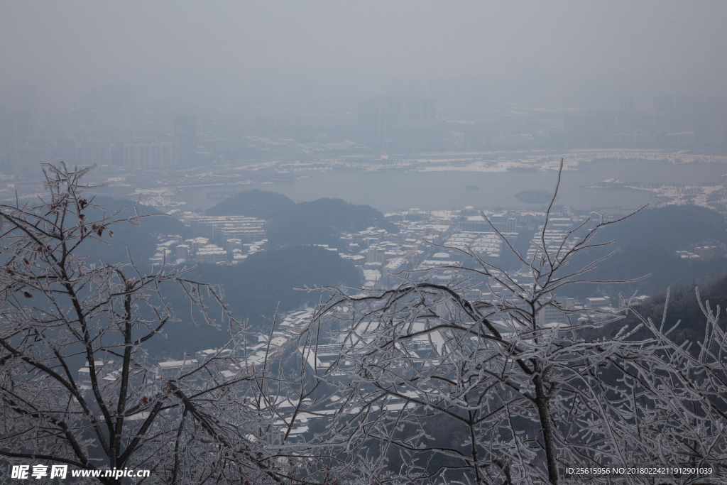 长沙岳麓山雪景