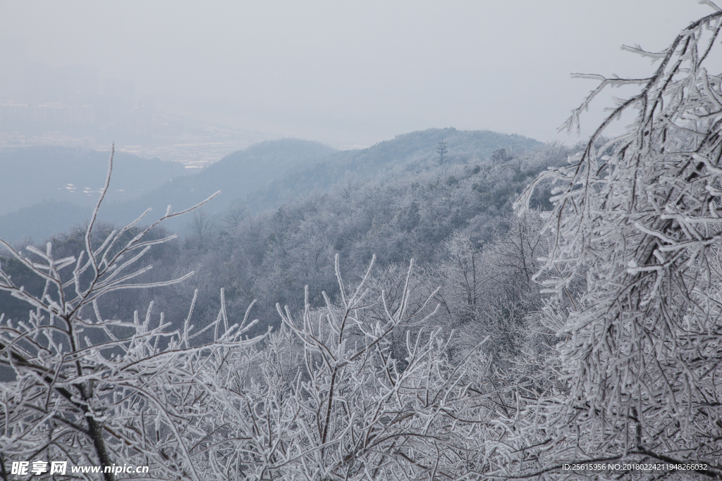 长沙岳麓山雪景