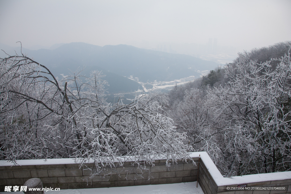 长沙岳麓山雪景