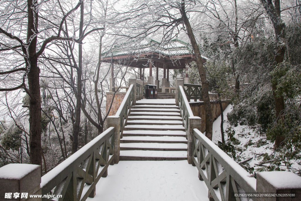 长沙岳麓山雪景