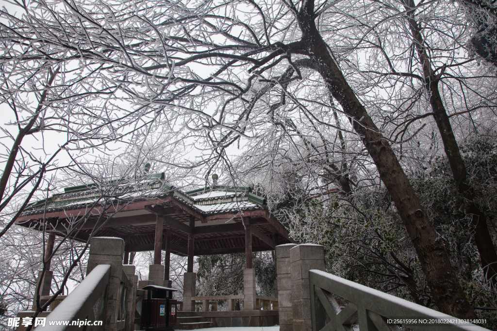 长沙岳麓山雪景