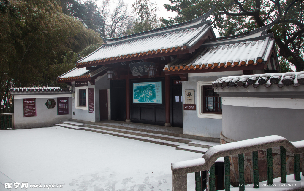 长沙岳麓山雪景