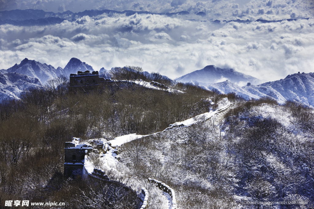 长城 雪景 远山