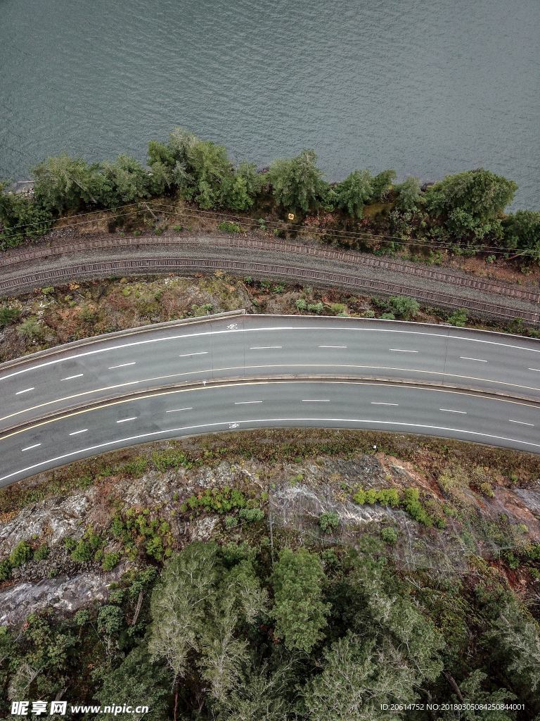 俯瞰道路风景