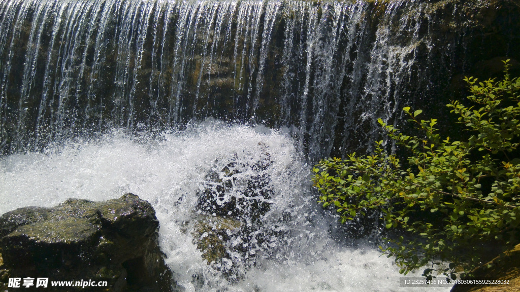 水瀑