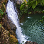 山谷溪流