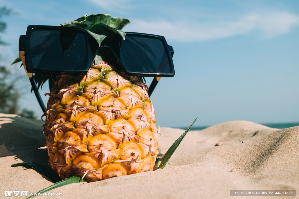沙滩度假 菠萝