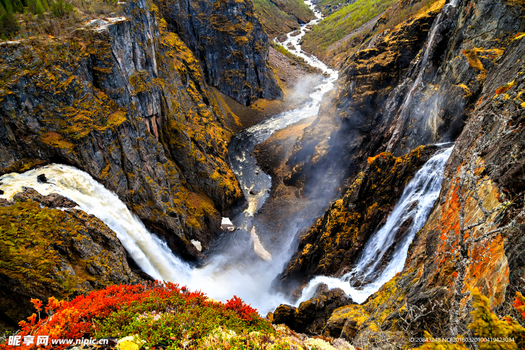 山溪流水