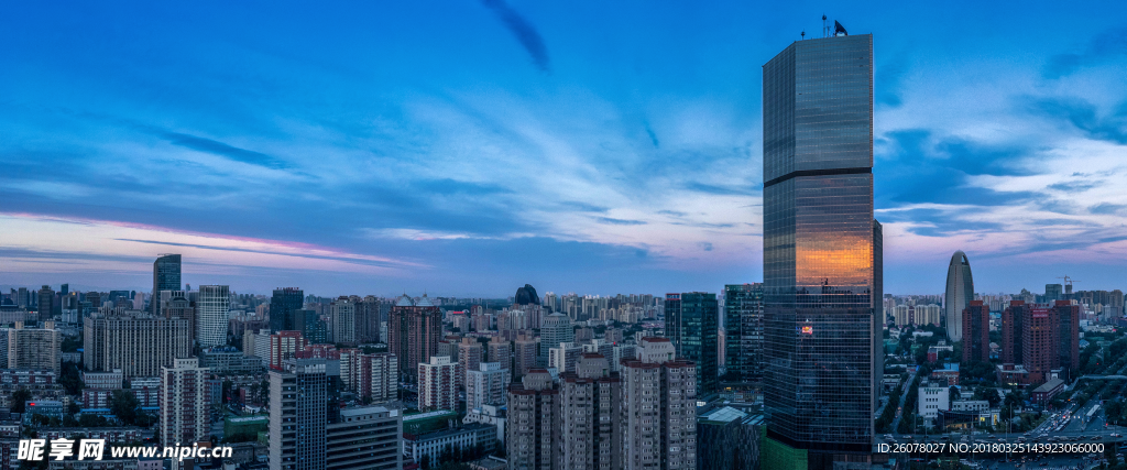 傍晚城市