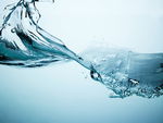 水