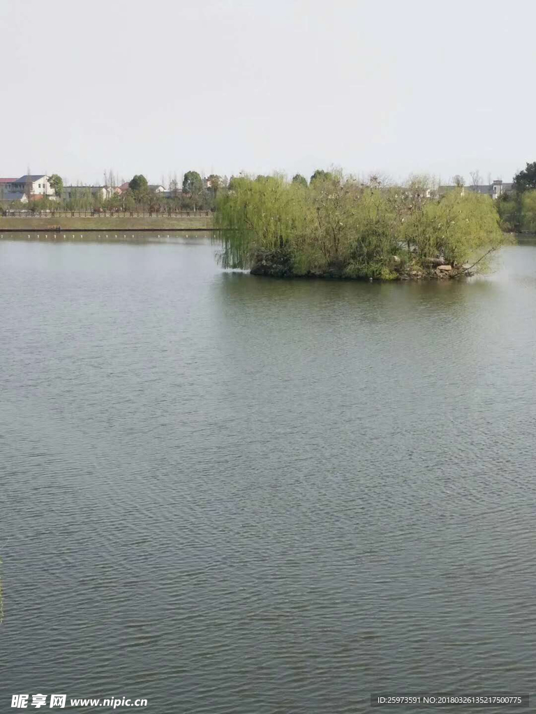 湖心小岛
